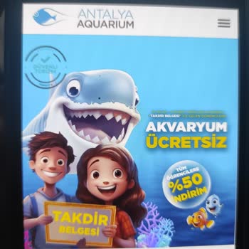 Antalya Aquarium Reklam Panosunda Yazmayan Şeyler İstiyorlar