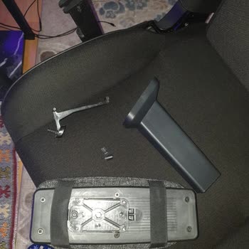 Hawk Gaming Chair Koltuğun Sağ Kolu Kırıldı