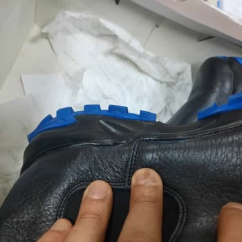 Deichmann Pişmanlığı. 3 Saat Kullanılan Ayakkabı Etrafından Açılmaya.
