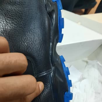 Deichmann Pişmanlığı. 3 Saat Kullanılan Ayakkabı Etrafından Açılmaya.