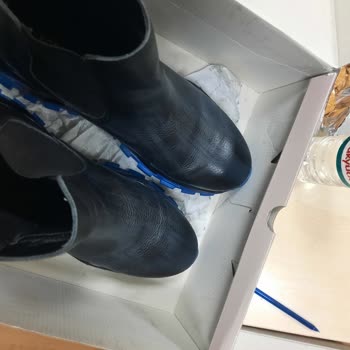 Deichmann Pişmanlığı. 3 Saat Kullanılan Ayakkabı Etrafından Açılmaya.