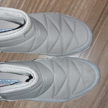 In Street Skechers Marka Su Geçirmez Diye Satılan Ayakkabı Su Geçirdi