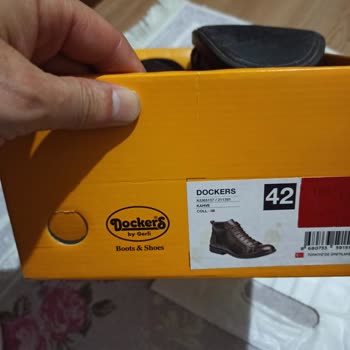 Dockers Ayakkabı Ayakkabı Tabanında Yarılmalar Oluştu.