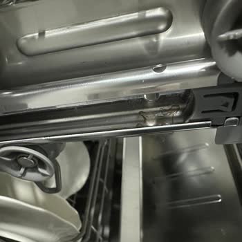 Samsung Bulaşık Makinesi Paslanma