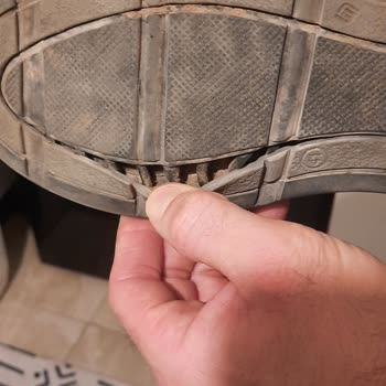 Deichmann Bot Tabanının Ayrılma Sorunu