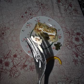 Tarçın Pastanesi Böcekli Pasta Yapımı