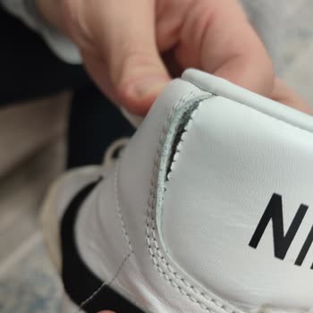 Sneaks Up Ayakkabının Dikişi Açıldı