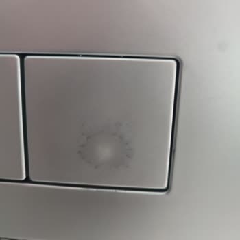 Creavit Klozet Düğmelerinde Soyulma Sorunu