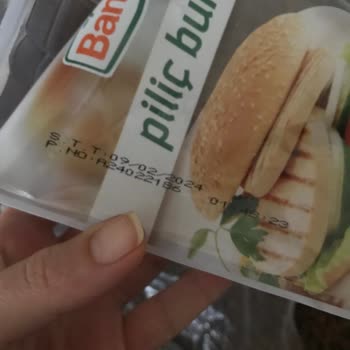 Banvit Piliç Burger İçinde Tanımlanamayan Cisim