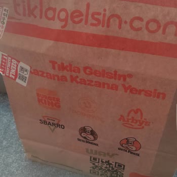 Burger King Hamburger Kokusu Ve İçinde Çıkan Yeşil Kötü Şey