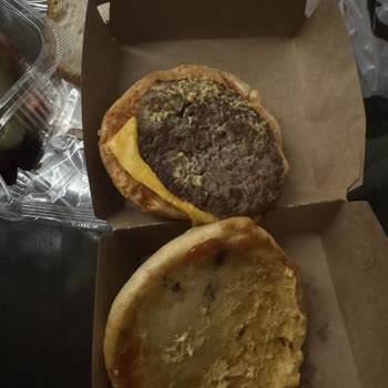 Migros Yemek Migros Yemeğin Müşterinin Arkasında Durmaması
