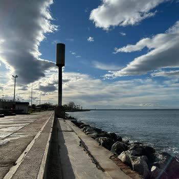 iPhone 14 Pro Max Telefon İle Fotoğraf Çekiminde Alt Köşede Morluk Oluşumu