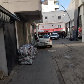 Batman Belediyesi Arabalar Sokakları İşkal Ediyor Kalıcı Duba Gerekli