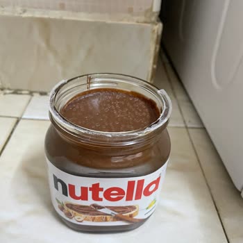 Nutella'nın İçindeki Noktalar