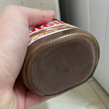 Nutella'nın İçindeki Noktalar
