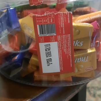 Elvan Gıda Bozuk Çikolataları Satıyorlar