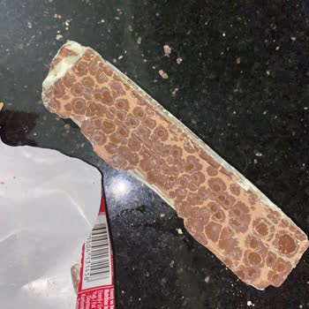 Ülker Dido Beyaz Çikolatasının Ne Olduğu Belli Değil Kötü Kokuyor