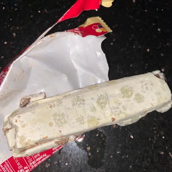 Ülker Dido Beyaz Çikolatasının Ne Olduğu Belli Değil Kötü Kokuyor