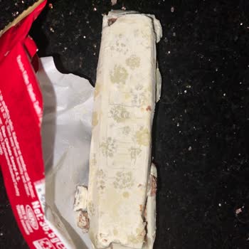 Ülker Dido Beyaz Çikolatasının Ne Olduğu Belli Değil Kötü Kokuyor