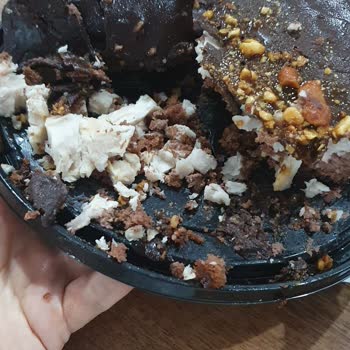 Sefer Usta Özsüt Çikolata Krokan Pasta