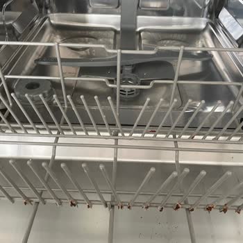 Franke FDWS712A++XS Bulaşık Makinesi Alt Raf Pası