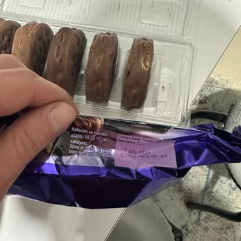 Ülker Halley Karadut Marmelatlı İçinden Çıkan Kurt