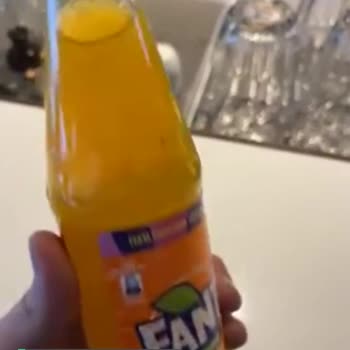 Vladislav Krutskixning yalangoch surati Lezbiyenlar uchun yovvoyi plyajlar jinsiy erotika