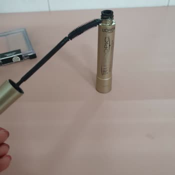 Hepsiburada Loreal Paris Telescopic Maskara Kusurlu Ürün Nedeniyle Mağdurum!