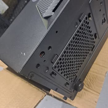 Yurtiçi Kargo Sigorta Yok Diye Bilgisayarı Kırmışlar