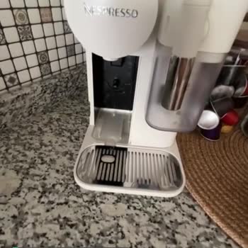 Nespresso F121 Su Akıtıyor