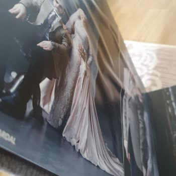 Esra Nalbantoğlu Albümümü Çok Kötü Halde Gönderdi