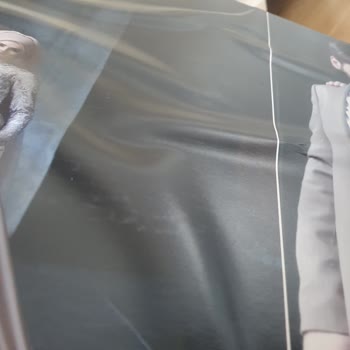 Esra Nalbantoğlu Albümümü Çok Kötü Halde Gönderdi