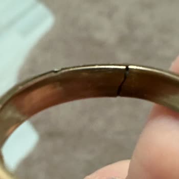 Zen Pırlanta Zen Alyans Ömürlük Sanıyorsun Ama Çatladı Kırıldı. Telafi Edilmiyor.