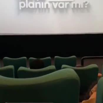 Paribu Cineverse Çok Pis Sinema Salonu!