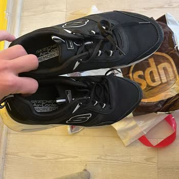 Skechers Eriyen Taban Ayakkabısını Kullanıcı Hatası Olarak Görüyor