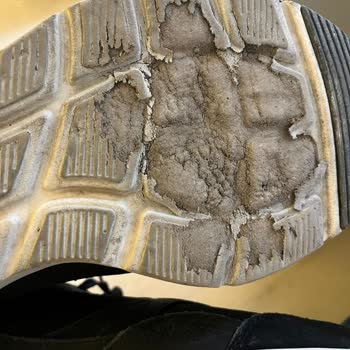 Skechers Eriyen Taban Ayakkabısını Kullanıcı Hatası Olarak Görüyor
