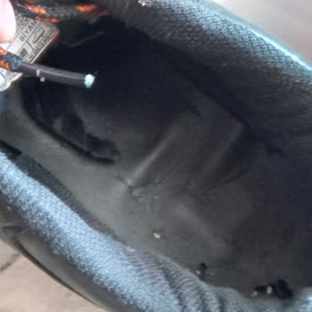 FLO Ayakkabı İçi Dağıldı