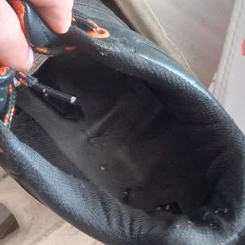 FLO Ayakkabı İçi Dağıldı