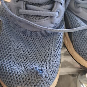 Adidas Lifestyle Ayakkabı 5 Ayda Yırtıldı