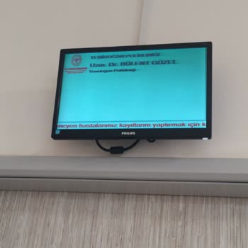 Sancaktepe Şehit Prof. Dr. İlhan Varank Eğitim Araştırma Hastanesi Poliklinikte Yaşanan Gecikme Ve Hizmetten Şikayet