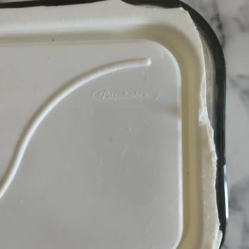 Paşabahçe Kahvaltılık Seti Ve Cam Su Şişesi Kapak Kırılması