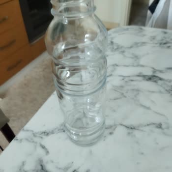 Paşabahçe Kahvaltılık Seti Ve Cam Su Şişesi Kapak Kırılması