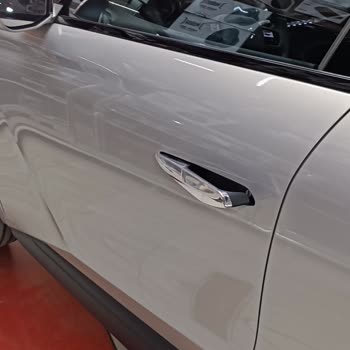 Ds Automobiles Ön Kapılarda Küçük Küçük Çekme Göçükler