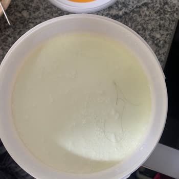 İçim Kaymaksız Yoğurttan Saç Teli Çıktı