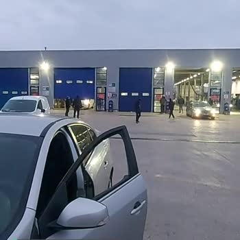Yanan Far Yanmıyor Diye Tüvtürk Dosyamı Yaktı