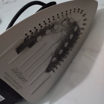 Arzum Ütü Altı Kıyafete Yapışma Sorunu