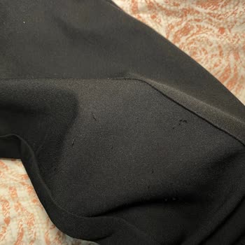 Manuka Pantolon Tüylenme Ve İpliklenmesi