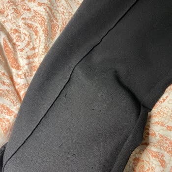 Manuka Pantolon Tüylenme Ve İpliklenmesi