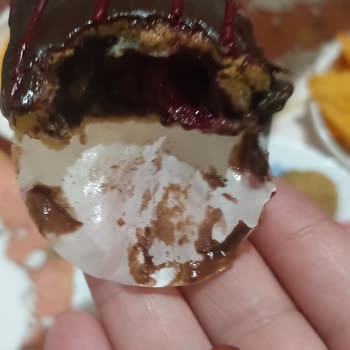 Ekleristan Vişneli Eklerden Vişne Çekirdeği Çıktı