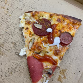 Pasaport Pizza Pizza Sipariş Verdik Malzeme Yoktu İçinde İçi Boş